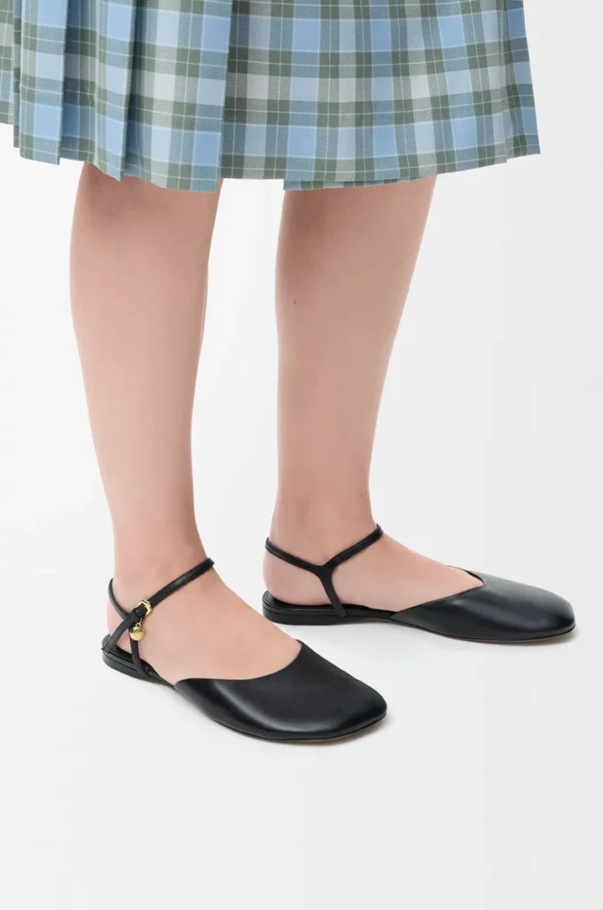 Toy-ballerinaskor med ankelrem i lammskinn, svarta Toy-ballerinaskor med ankelrem i lammskinn, svarta