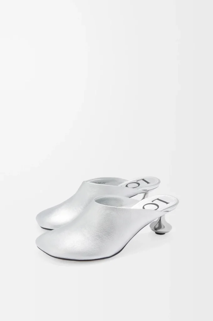 Toy-mule i laminerat lammskinn Silver Toy-mule i laminerat lammskinn Silver