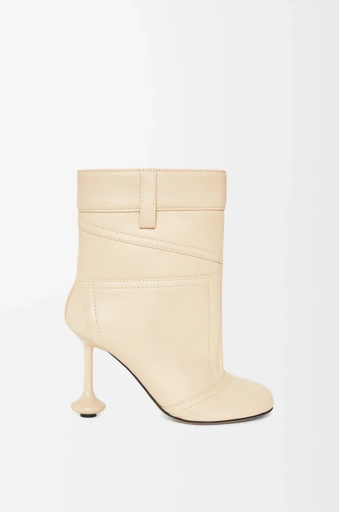 Toy Panta ankelkänga i nappa lammskinn Oat Milk