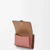 Trefaldig plånbok i mjukt kornat kalvskinn Blush/Mahogany Trefaldig plånbok i mjukt kornat kalvskinn Blush/Mahogany