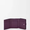 Trefaldig plånbok i mjukt kornat kalvskinn Dirty Mauve/Squirrel Trefaldig plånbok i mjukt kornat kalvskinn Dirty Mauve/Squirrel