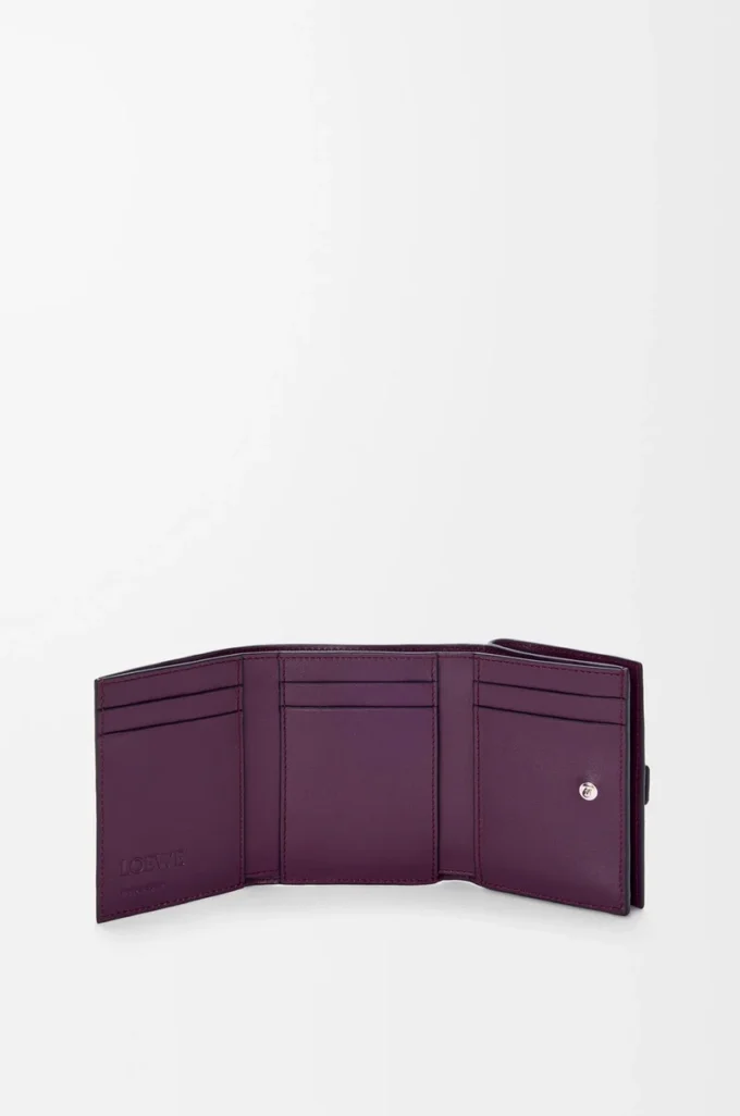 Trefaldig plånbok i mjukt kornat kalvskinn Dirty Mauve/Squirrel Trefaldig plånbok i mjukt kornat kalvskinn Dirty Mauve/Squirrel