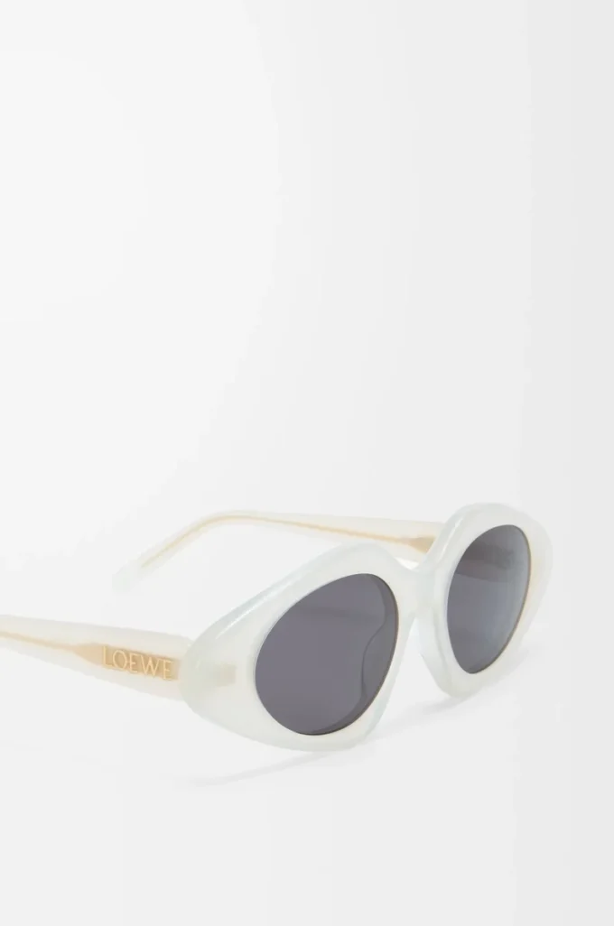 Triangle Slim solglasögon Milky Ivory Triangle Slim solglasögon Milky Ivory