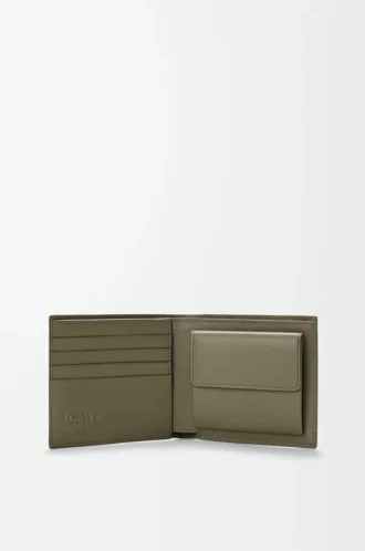 Tvåfaldig myntplånbok i satin kalvskinn Khaki Green Tvåfaldig myntplånbok i satin kalvskinn Khaki Green