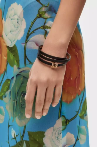 Twist armring i kalvskinn Black Twist armring i kalvskinn Black