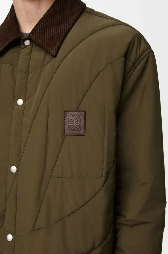 Vadderad overshirt i tekniskt skal Khaki Green Vadderad overshirt i tekniskt skal Khaki Green