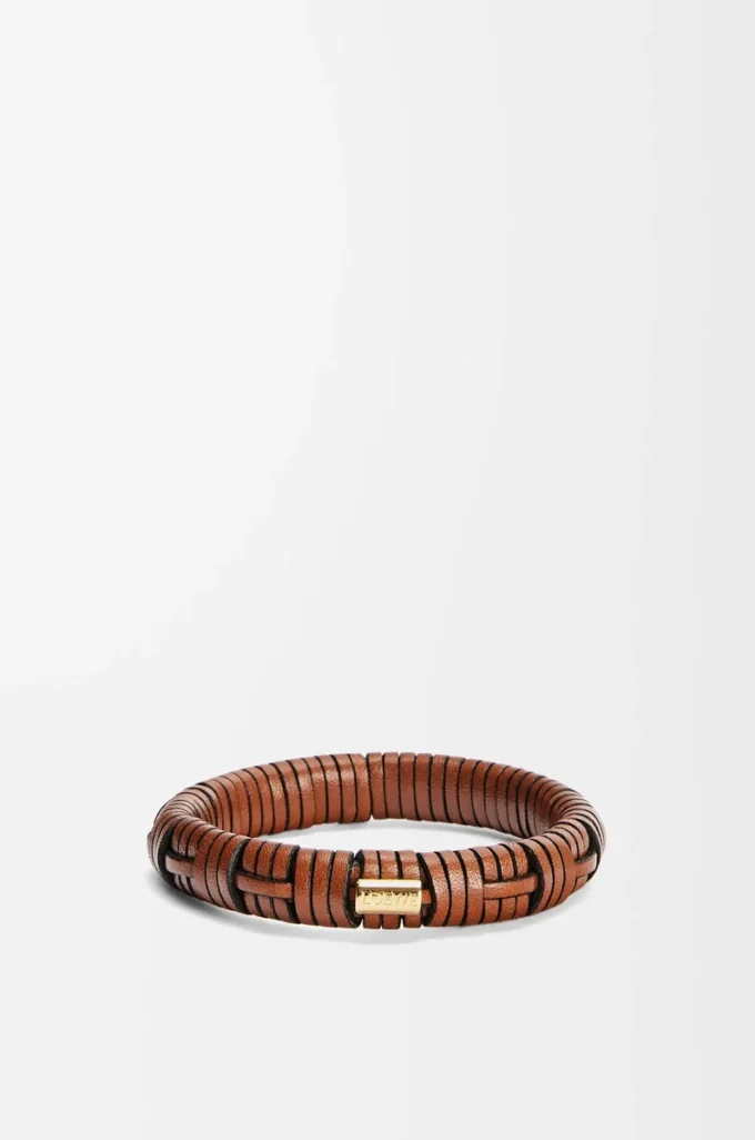 Vävd armring i mässing och klassiskt kalvskinn Tan