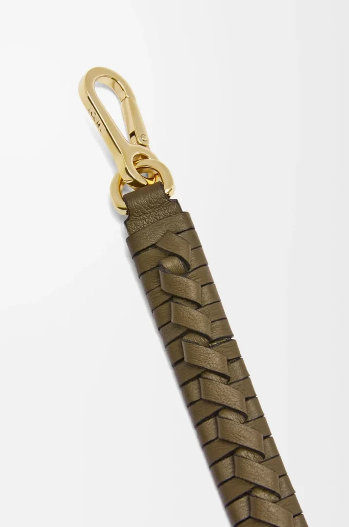 Vävd spiralrem i klassiskt kalvskinn, mörk khaki