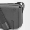 XS Military Messenger-väska i mjukt kornat kalvskinn, antracit XS Military Messenger-väska i mjukt kornat kalvskinn, antracit