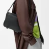 XS Military messenger-väska i mjukt kornat kalvskinn Svart XS Military messenger-väska i mjukt kornat kalvskinn Svart