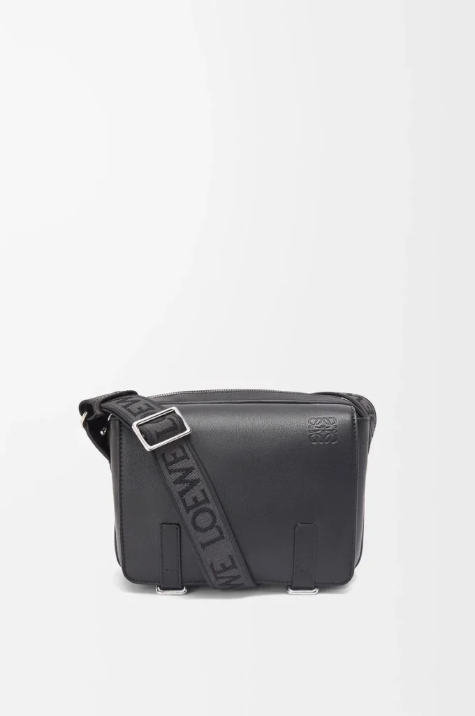 XS Military messenger-väska i mjukt, slätt kalvskinn och jacquard Svart XS Military messenger-väska i mjukt, slätt kalvskinn och jacquard Svart